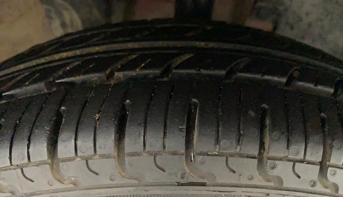 2018 Renault Kwid RXT 1.0, Petrol, Manual, 88,794 km, Right Front Tyre Tread