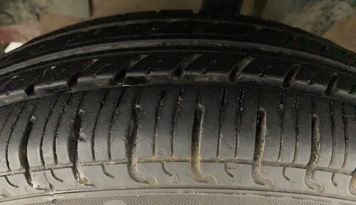 2018 Renault Kwid RXT 1.0, Petrol, Manual, 88,794 km, Left Front Tyre Tread