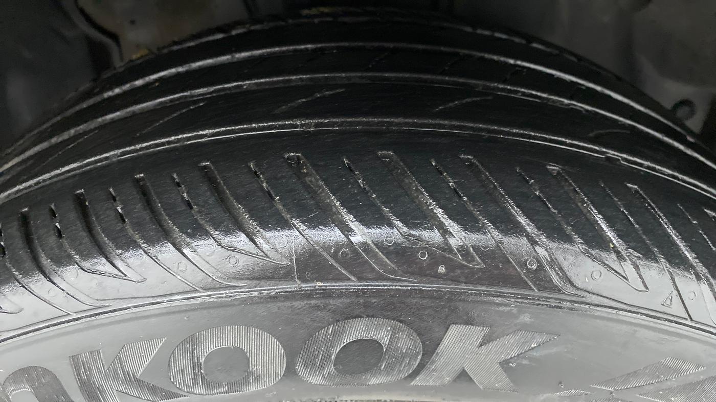 2019 Honda Civic 1.8V AT, Petrol, Automatic, 21,754 km, Right Front Tyre Tread