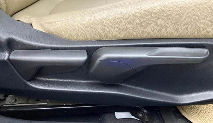 2019 Honda Civic 1.8V AT, Petrol, Automatic, 21,754 km, Driver Side Adjustment Panel