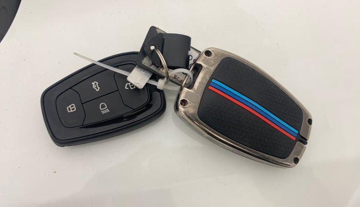 2022 Tata NEXON XZA PLUS (O) DIESEL, Diesel, Automatic, 72,933 km, Key Close Up