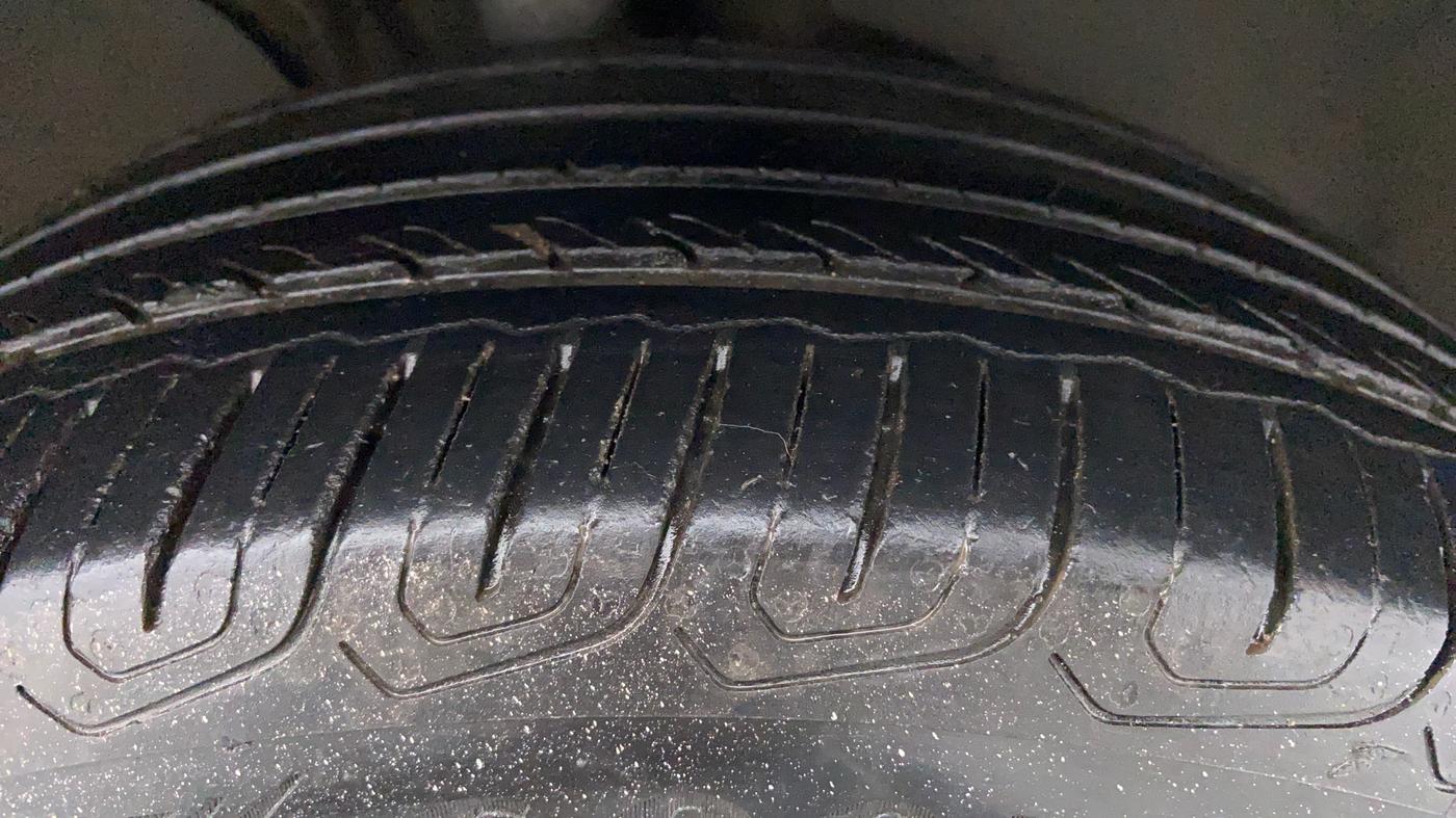 2015 Skoda Octavia ELEGANCE 2.0 TDI CR AT, Diesel, Automatic, 81,465 km, Right Front Tyre Tread