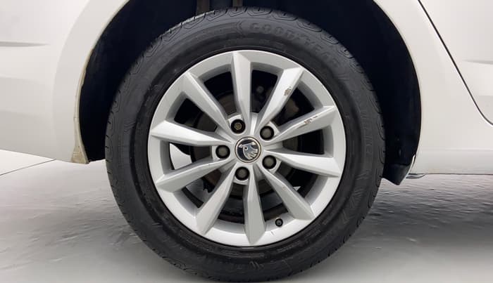 2015 Skoda Octavia ELEGANCE 2.0 TDI CR AT, Diesel, Automatic, 81,465 km, Right Rear Wheel