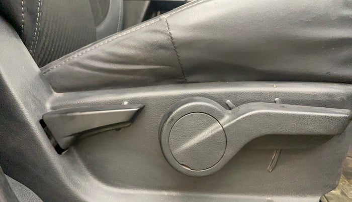 2021 Mahindra Thar LX D AT 4WD HT, Diesel, Automatic, 83,827 km, Driver Side Adjustment Panel