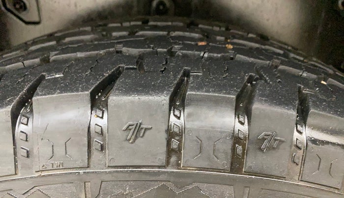 2021 Mahindra Thar LX D AT 4WD HT, Diesel, Automatic, 83,827 km, Left Rear Tyre Tread