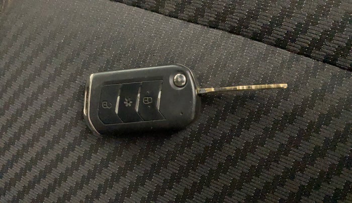 2021 Mahindra Thar LX D AT 4WD HT, Diesel, Automatic, 83,827 km, Key Close Up