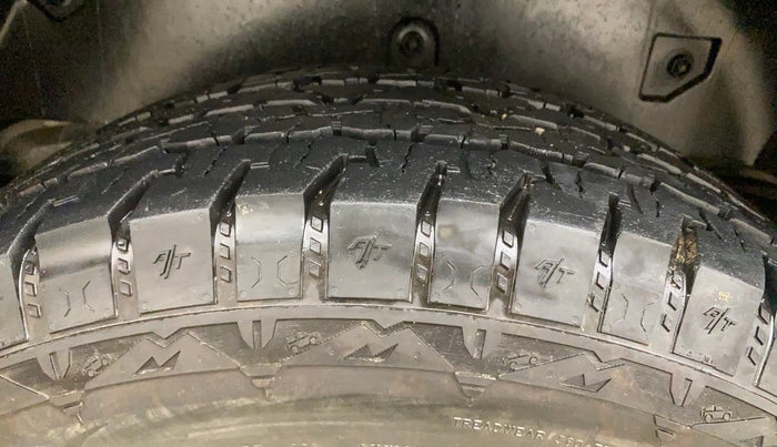 2021 Mahindra Thar LX D AT 4WD HT, Diesel, Automatic, 83,827 km, Right Rear Tyre Tread