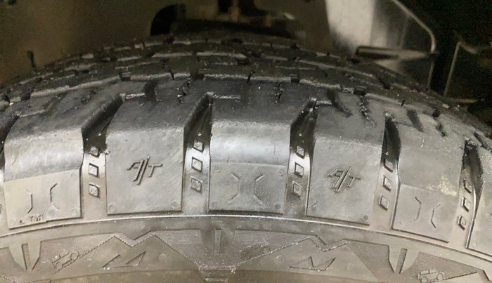 2021 Mahindra Thar LX D AT 4WD HT, Diesel, Automatic, 83,827 km, Right Front Tyre Tread