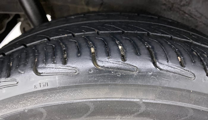 2016 Maruti Wagon R 1.0 VXI, Petrol, Manual, 32,329 km, Right Rear Tyre Tread