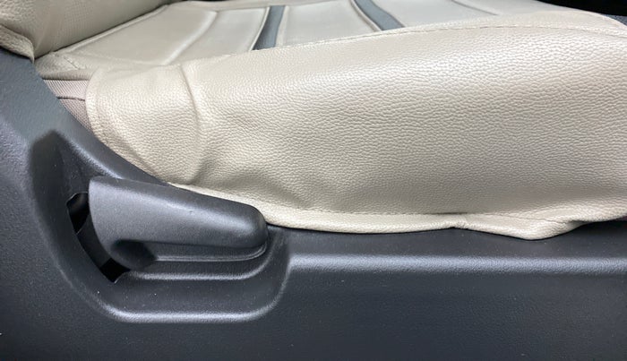 2016 Maruti Wagon R 1.0 VXI, Petrol, Manual, 32,329 km, Driver Side Adjustment Panel