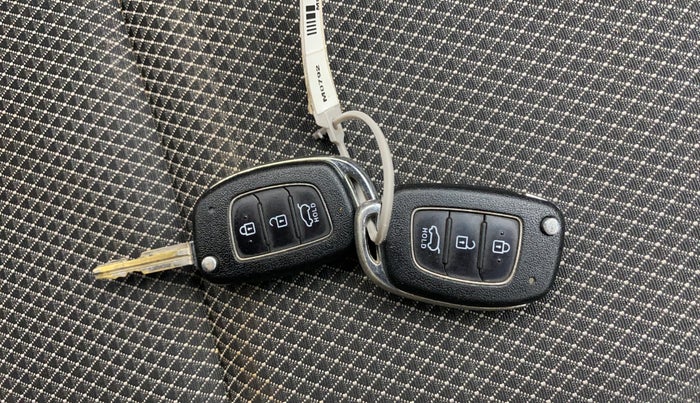 2016 Hyundai Creta S 1.4 DIESEL, Diesel, Manual, 1,08,145 km, Key Close Up