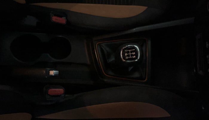 2017 Hyundai Elite i20 ASTA 1.2 DUAL TONE, Petrol, Manual, 53,717 km, Gear Lever