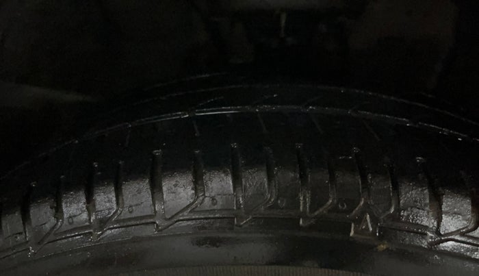 2017 Hyundai Elite i20 ASTA 1.2 DUAL TONE, Petrol, Manual, 53,717 km, Right Front Tyre Tread