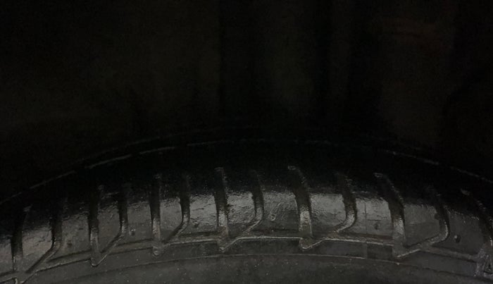 2017 Hyundai Elite i20 ASTA 1.2 DUAL TONE, Petrol, Manual, 53,717 km, Left Rear Tyre Tread