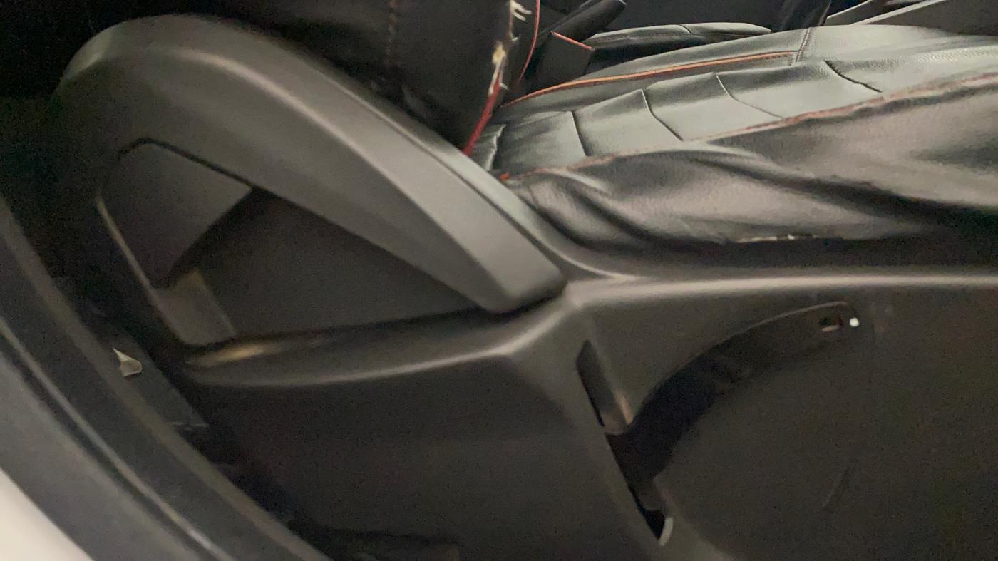 2019 Ford FREESTYLE TITANIUM 1.2 PETROL, Petrol, Manual, 1,22,069 km, Driver Side Adjustment Panel