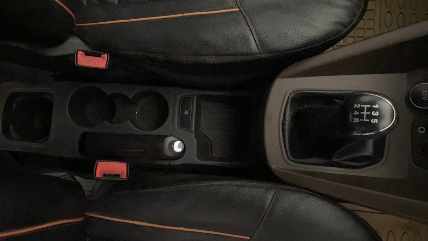 2019 Ford FREESTYLE TITANIUM 1.2 PETROL, Petrol, Manual, 1,22,069 km, Gear Lever