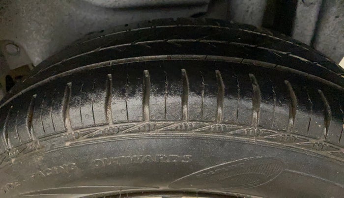 2014 Maruti Swift Dzire VXI, Petrol, Manual, 63,506 km, Left Rear Tyre Tread