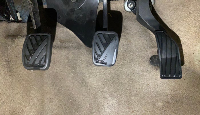 2014 Maruti Swift Dzire VXI, Petrol, Manual, 63,506 km, Pedals