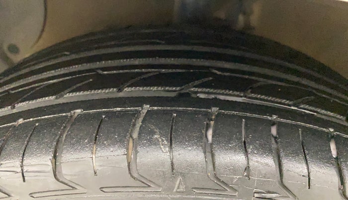 2019 Hyundai Grand i10 SPORTZ 1.2 KAPPA VTVT, Petrol, Manual, 86,588 km, Left Front Tyre Tread