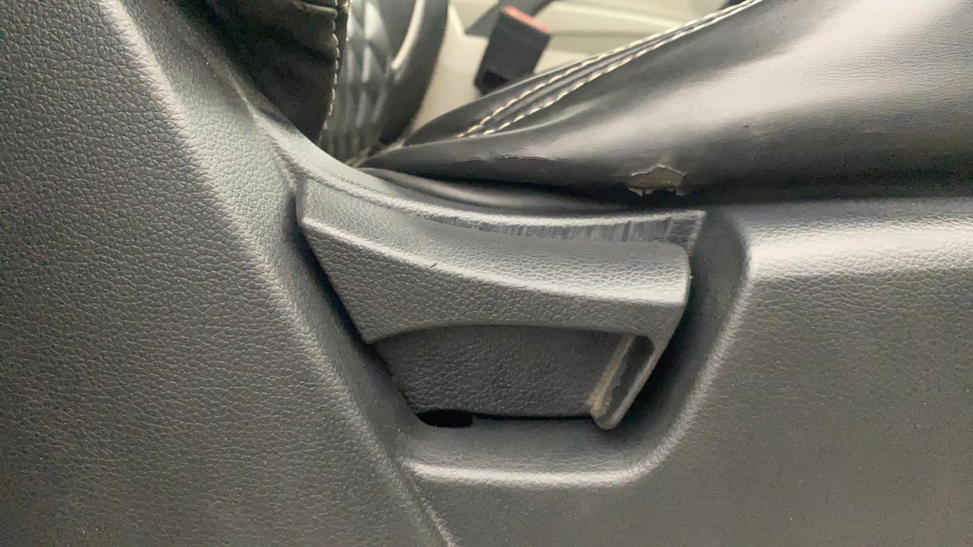 2021 Mahindra XUV300 W4 1.2 PETROL, Petrol, Manual, 54,726 km, Driver Side Adjustment Panel