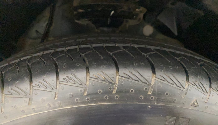 2021 Mahindra XUV300 W4 1.2 PETROL, Petrol, Manual, 54,726 km, Left Front Tyre Tread