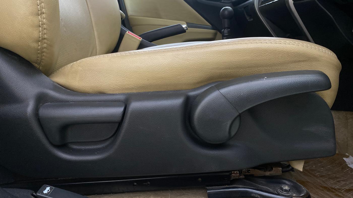 2015 Honda City 1.5L I-VTEC VX, Petrol, Manual, 44,745 km, Driver Side Adjustment Panel
