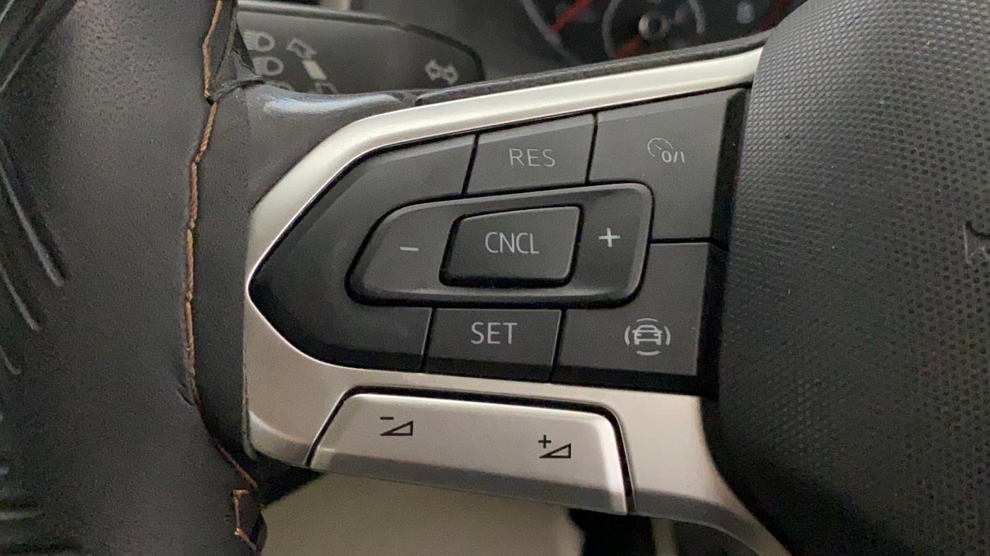 2022 Volkswagen VIRTUS HIGHLINE TSI 1.0 AT, Petrol, Automatic, 37,536 km, Adaptive Cruise Control