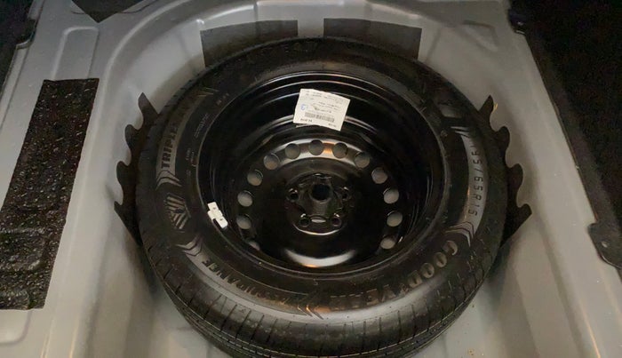 2022 Volkswagen VIRTUS HIGHLINE TSI 1.0 AT, Petrol, Automatic, 37,455 km, Spare Tyre