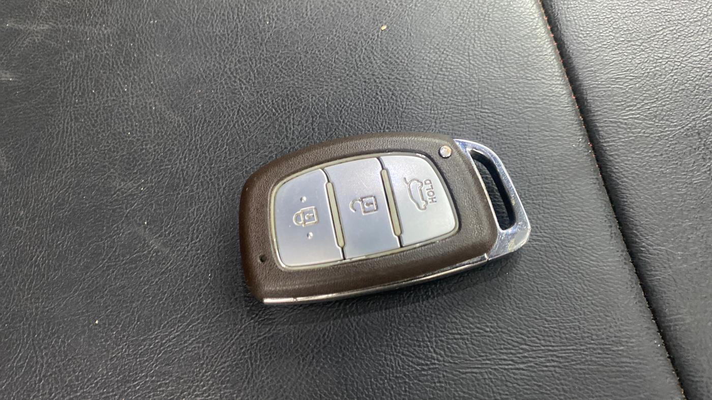 2022 Hyundai Creta S PLUS 1.4 TURBO DCT, Petrol, Automatic, 1,17,988 km, Key Close Up