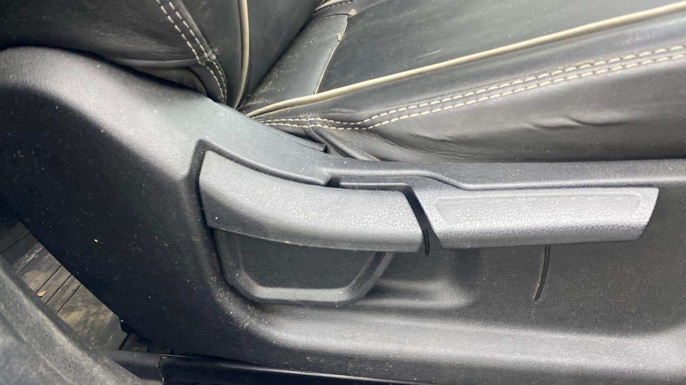 2022 Hyundai Creta S PLUS 1.4 TURBO DCT, Petrol, Automatic, 1,17,988 km, Driver Side Adjustment Panel