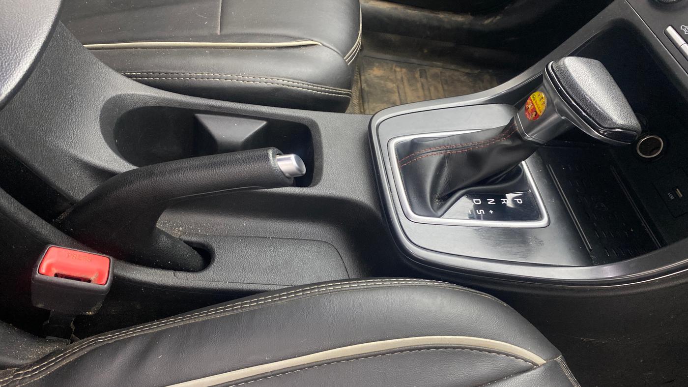 2022 Hyundai Creta S PLUS 1.4 TURBO DCT, Petrol, Automatic, 1,17,988 km, Gear Lever