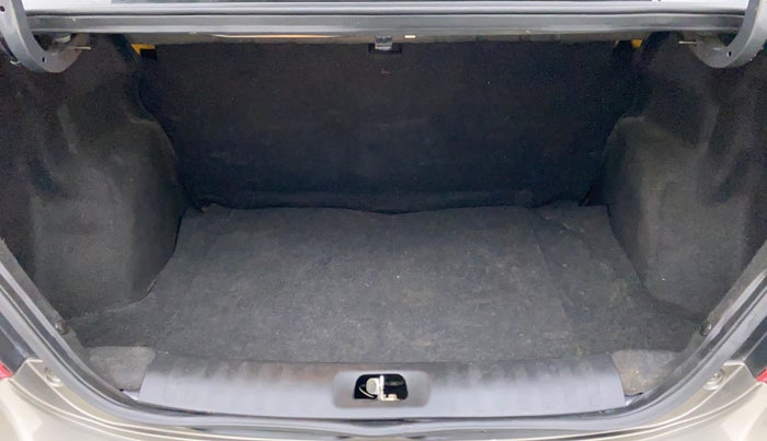 2016 Maruti Swift Dzire VDI ABS, Diesel, Manual, 92,236 km, Boot Inside