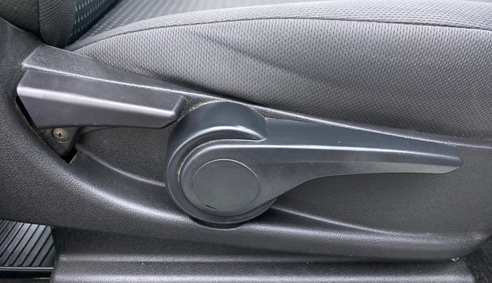 2019 Tata Tiago XZ 1.2 REVOTRON, Petrol, Manual, 32,859 km, Driver Side Adjustment Panel