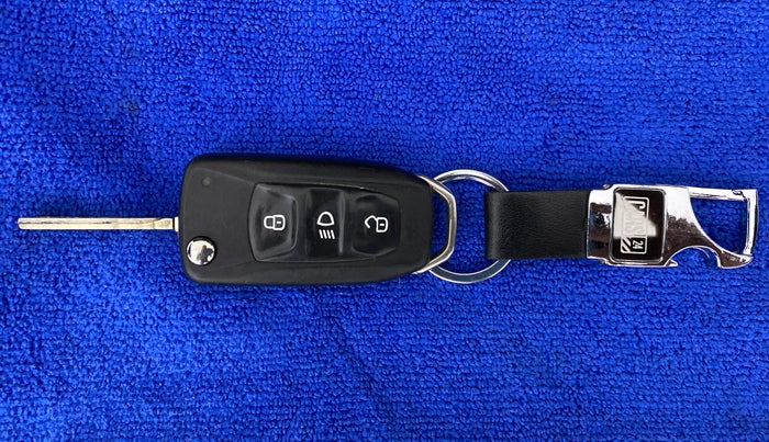 2019 Tata Tiago XZ 1.2 REVOTRON, Petrol, Manual, 32,859 km, Key Close Up