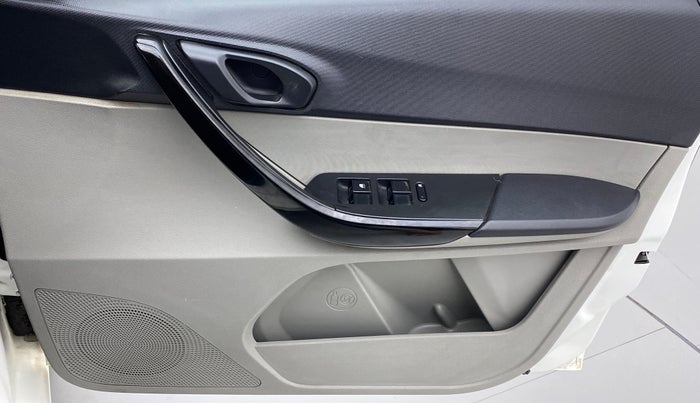 2019 Tata Tiago XZ 1.2 REVOTRON, Petrol, Manual, 32,859 km, Driver Side Door Panels Control