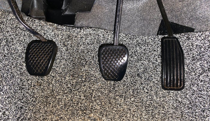 2015 Honda Amaze 1.2L I-VTEC S, Petrol, Manual, 1,07,704 km, Pedals