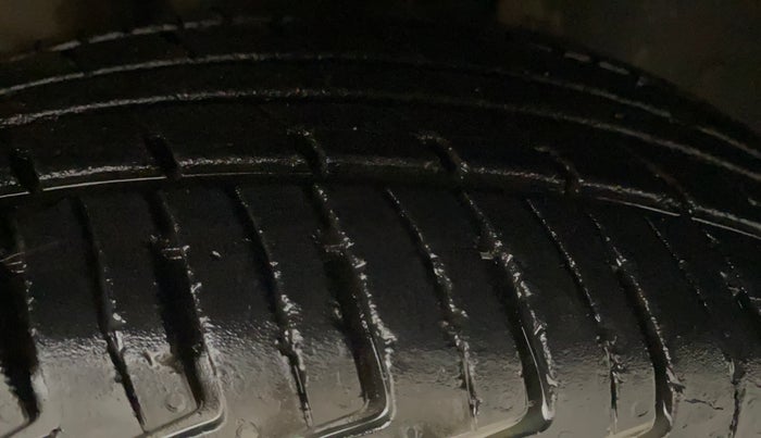 2017 Renault Kwid CLIMBER 1.0 AMT, Petrol, Automatic, 60,304 km, Right Front Tyre Tread