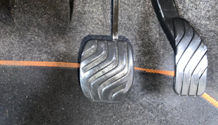 2017 Renault Kwid CLIMBER 1.0 AMT, Petrol, Automatic, 60,304 km, Pedals