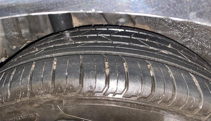 2019 Hyundai Verna 1.6 VTVT SX + AT, Petrol, Automatic, 77,010 km, Right Rear Tyre Tread