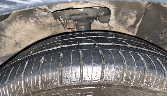 2019 Hyundai Verna 1.6 VTVT SX + AT, Petrol, Automatic, 77,010 km, Right Front Tyre Tread