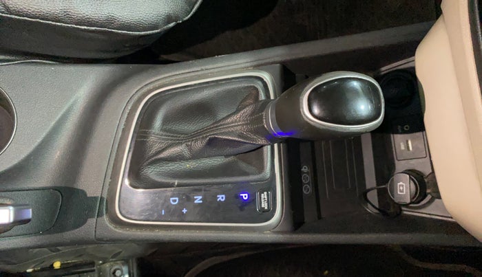 2019 Hyundai Verna 1.6 VTVT SX + AT, Petrol, Automatic, 77,010 km, Gear Lever