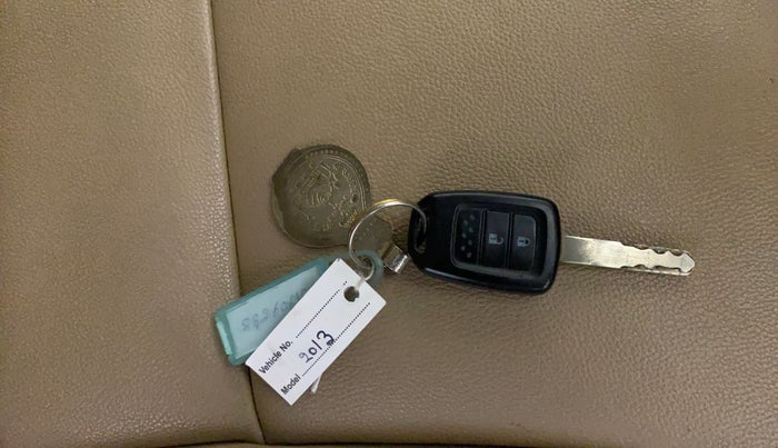 2017 Honda Jazz 1.2L I-VTEC SV, Petrol, Manual, 50,451 km, Key Close Up