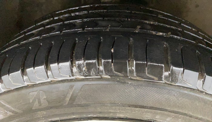 2017 Toyota Corolla Altis VL CVT PETROL, Petrol, Automatic, 1,19,988 km, Right Front Tyre Tread