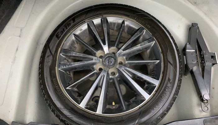 2017 Toyota Corolla Altis VL CVT PETROL, Petrol, Automatic, 1,19,988 km, Spare Tyre