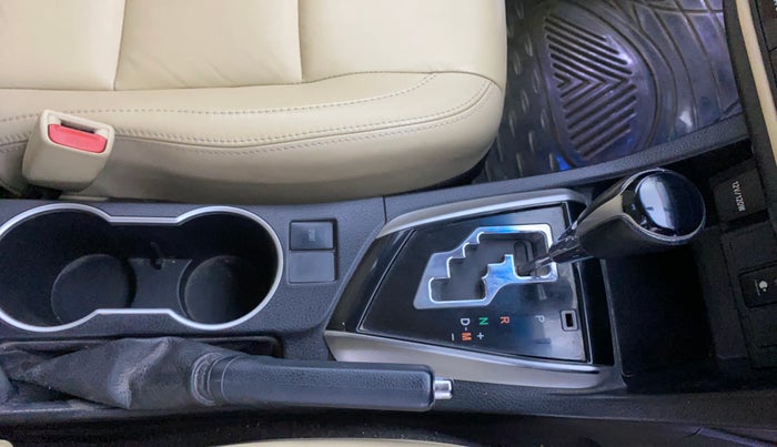 2017 Toyota Corolla Altis VL CVT PETROL, Petrol, Automatic, 1,19,988 km, Gear Lever