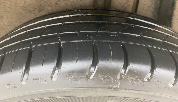 2025 Volkswagen TAIGUN Highline Plus 1.0 TSI AT, Petrol, Automatic, 9,799 km, Left Rear Tyre Tread