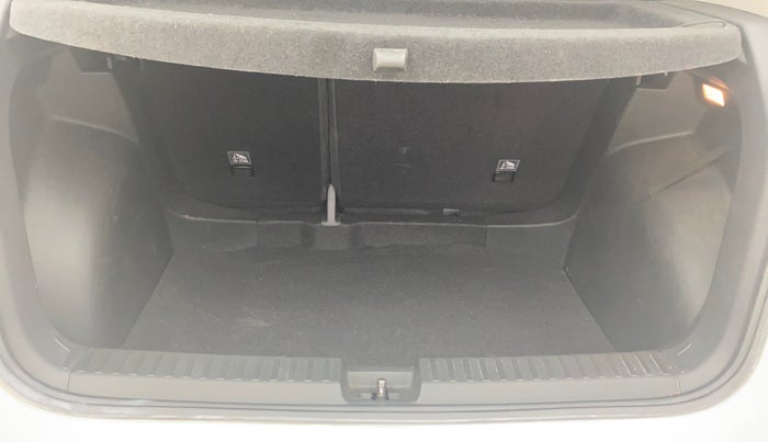 2025 Volkswagen TAIGUN Highline Plus 1.0 TSI AT, Petrol, Automatic, 9,799 km, Boot Inside