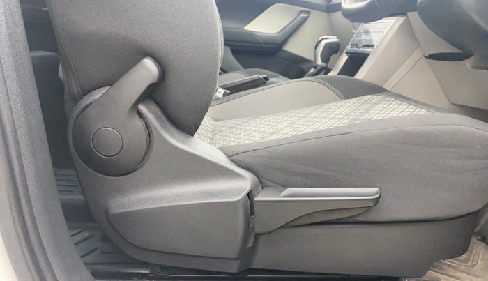 2025 Volkswagen TAIGUN Highline Plus 1.0 TSI AT, Petrol, Automatic, 9,799 km, Driver Side Adjustment Panel