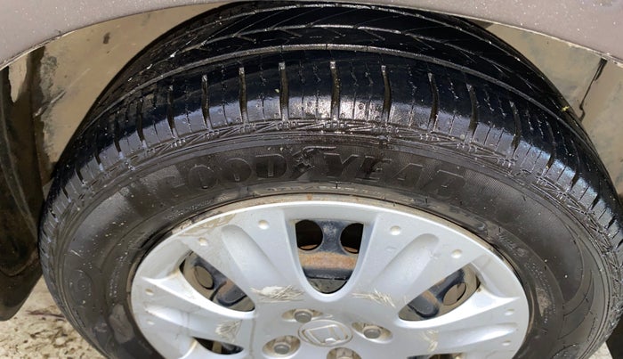 2014 Honda Amaze 1.2L I-VTEC S, Petrol, Manual, 56,726 km, Right Front Tyre Tread