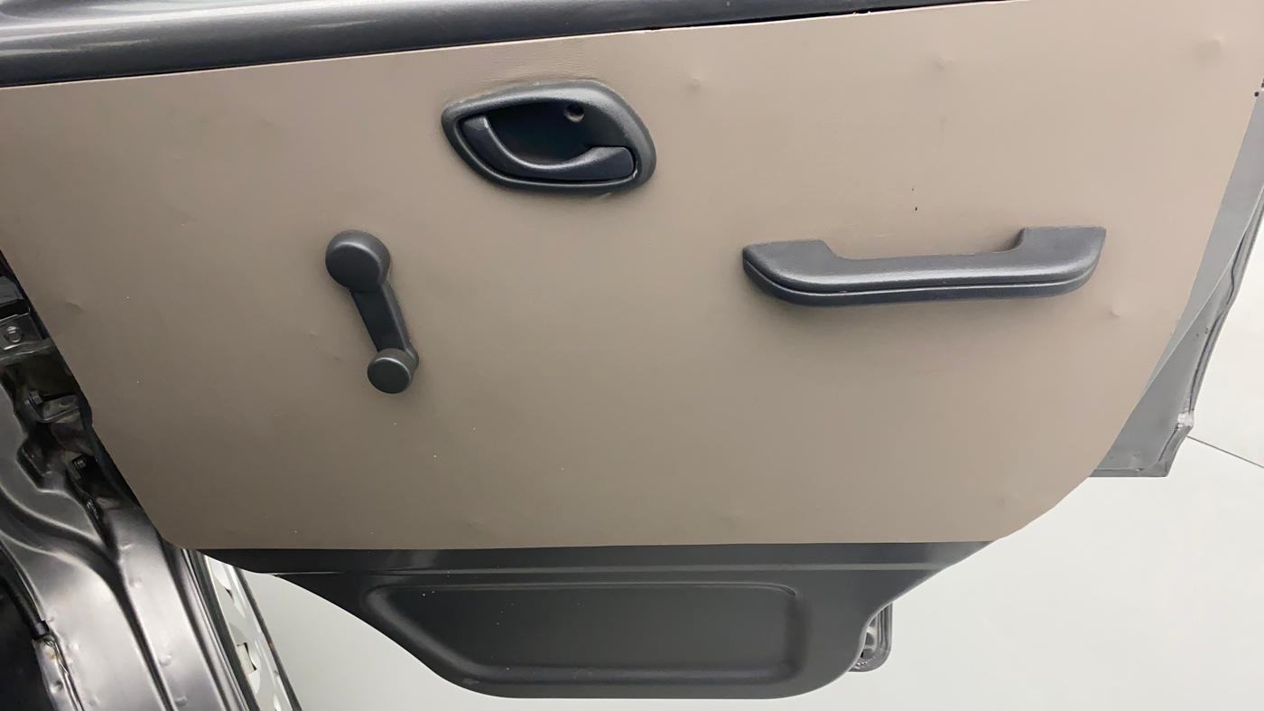 2015 Maruti Eeco 5 STR CNG WITH AC PLUSHTR, CNG, Manual, 63,779 km, Driver Side Door Panels Control